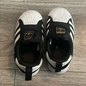 Gently used adidas superstar
